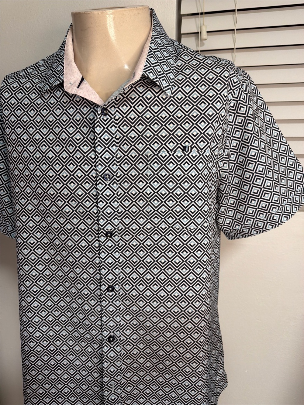 7DIAMONDS Men’s Shirt Size L Geometric Print Short Sleeve Button Up Stretch